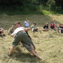 Grasworstelen - Scouts en Gidsen Zaventem 